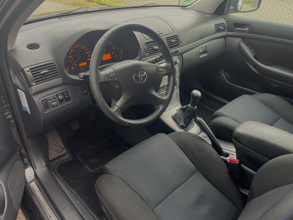 Toyota Avensis wagon 1.8 vvti luna | nieuwe apk | trekhaak