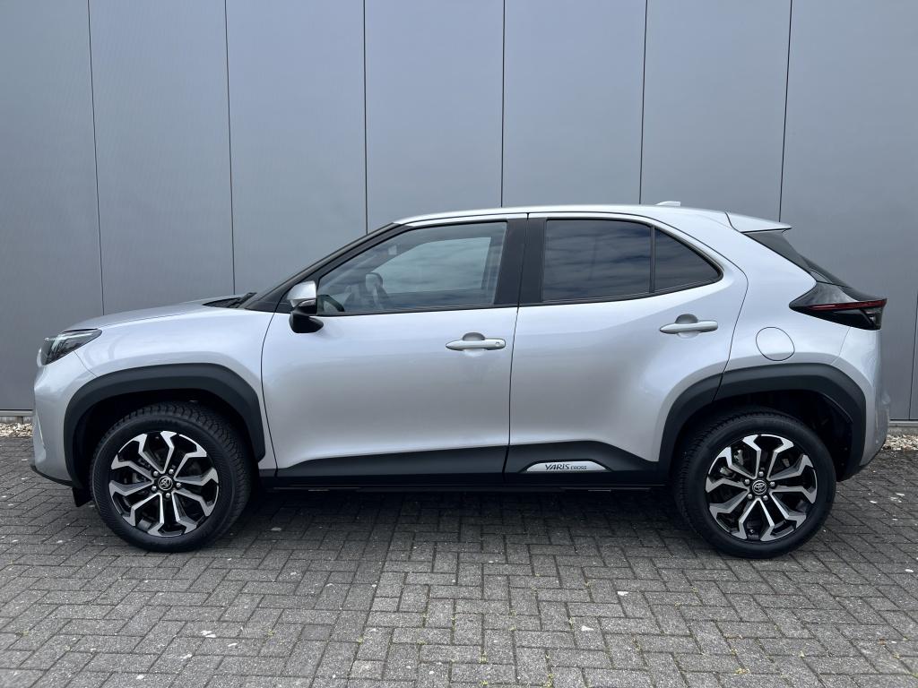Toyota Yaris Cross 1.5 hybrid dynamic | all-seasonbanden | comfort pack