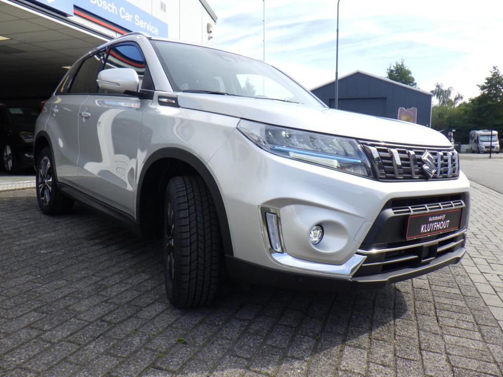 Suzuki Vitara 1.5 hybrid style