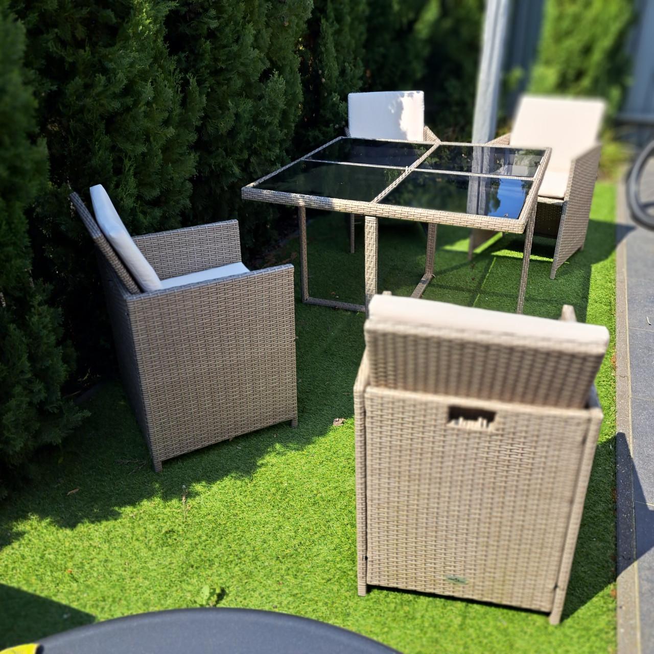 Tuinset  v/a     80    EURO