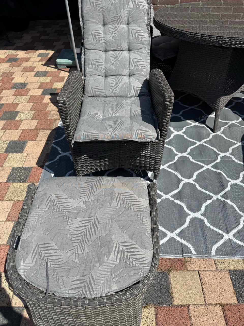 Mooi 7 delig tuinset met verstelbare stoelen!