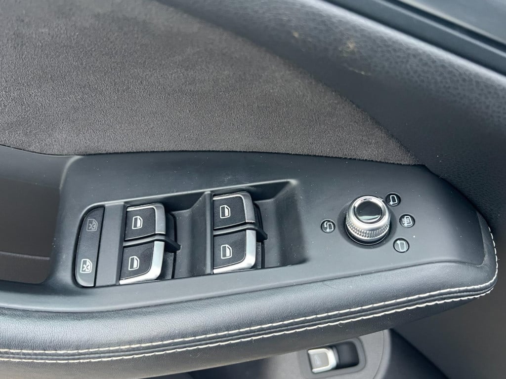 Audi Q5 2.0 tfsi quattro s edition, panoramadak, trekhaak enz...