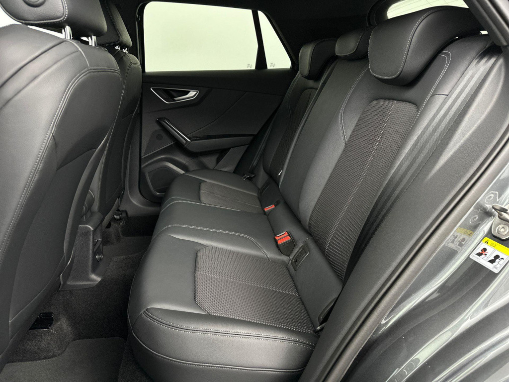 Audi Q2 s edition 35 tfsi 110 kw / 150 pk hatchback 7 vers
