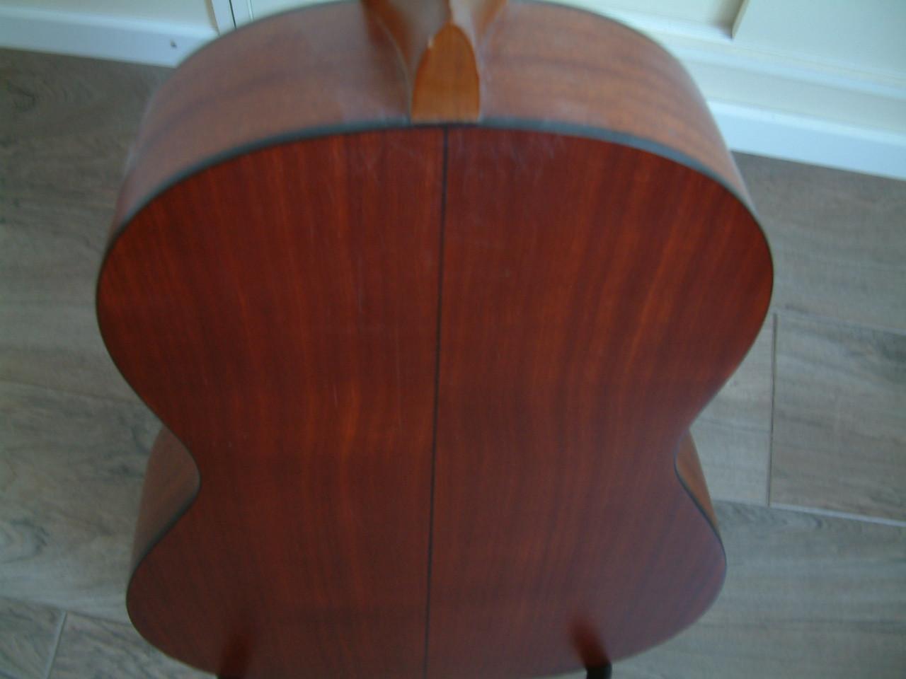 Klassiek  gitaar 1973 alpha gebouwd  hout en kennis  Martin VS
