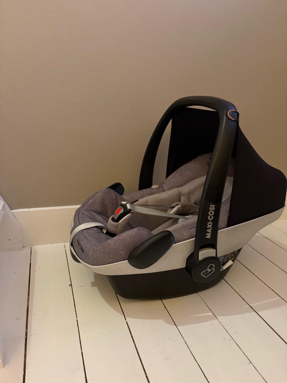 Maxi cosi pebble