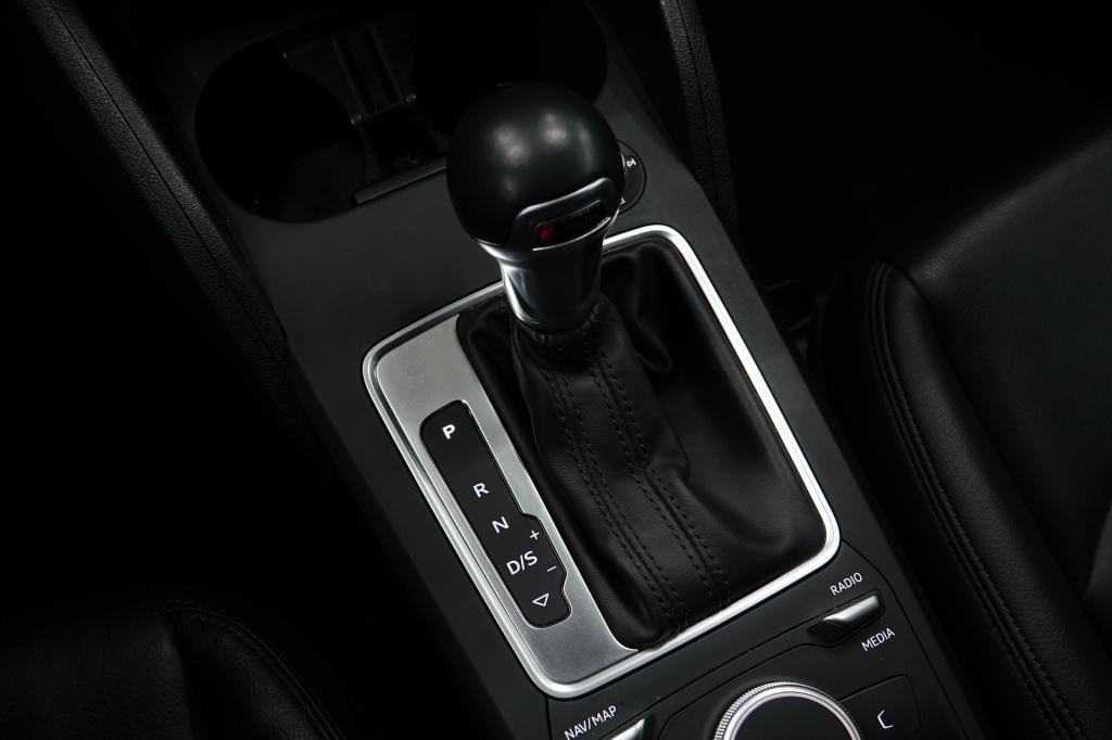 Audi Q2 1.4 tfsi | s-line | pdc | leder |