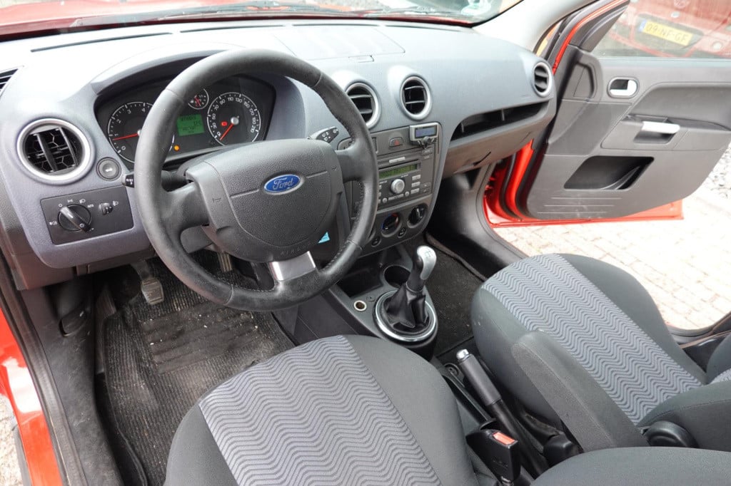 Ford Fusion 1.6-16v futura