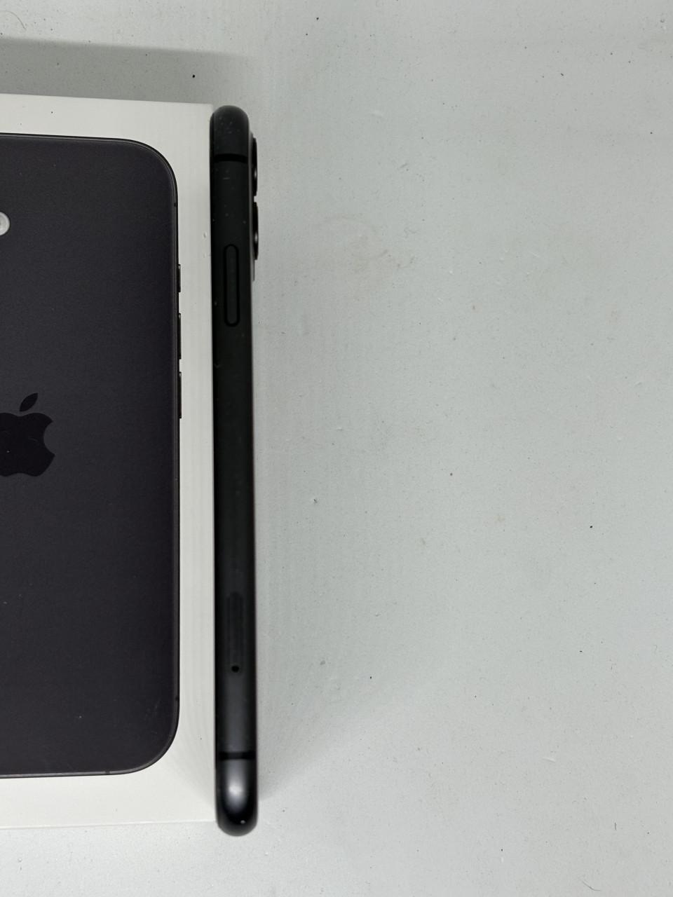 IPhone 11  zwart  64GB