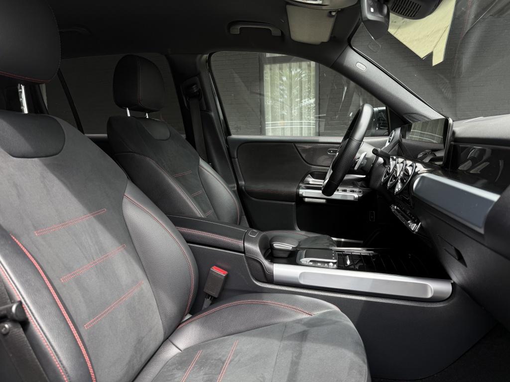 Mercedes-Benz Glb 180 amg line - 7 persoons - origineel nl -