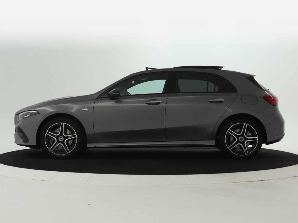 Mercedes-Benz A-Klasse 250 e business solution amg | nightpakket | parkeerp