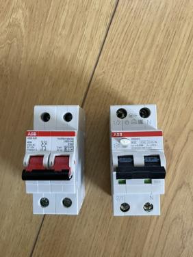 Installatieautomaat en aardlek gecombineerd en hoofdschakelaar