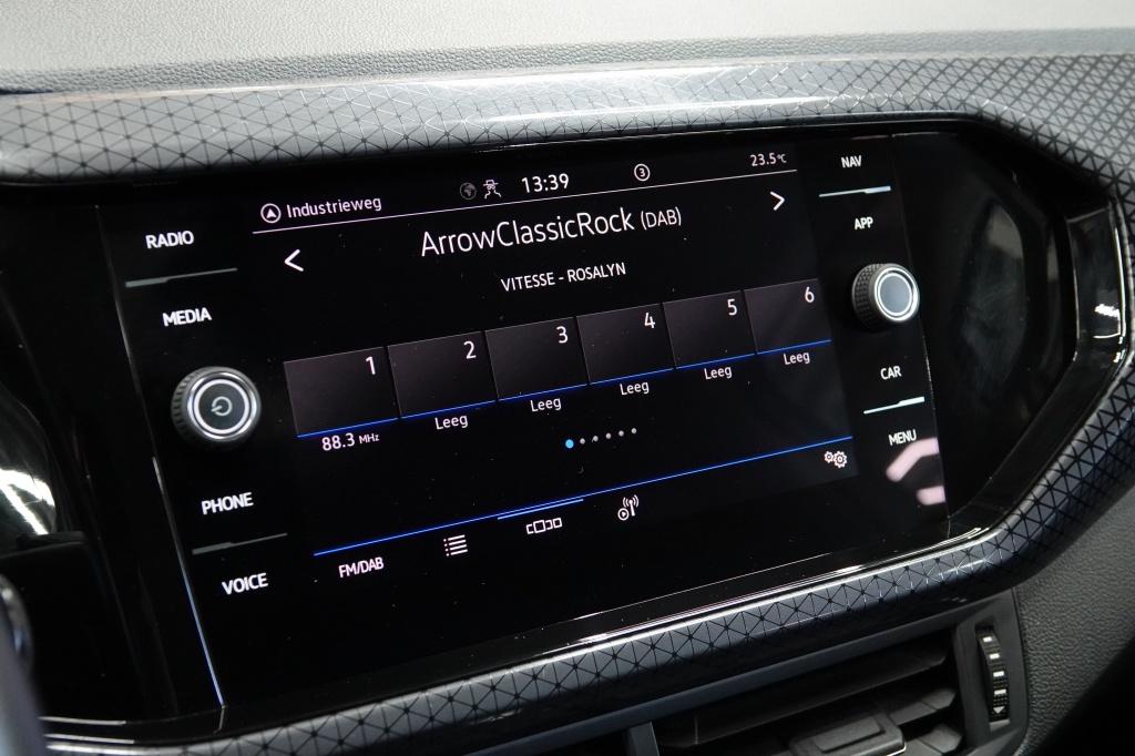 Volkswagen T-cross 1.0 tsi | carplay | acc | stoelverw. | pdc |