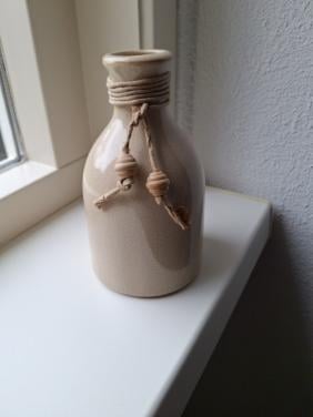 Decoratief vaasje van leenbakker