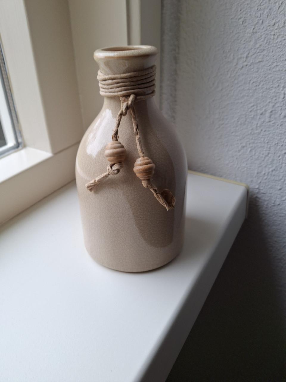 Decoratief vaasje van leenbakker