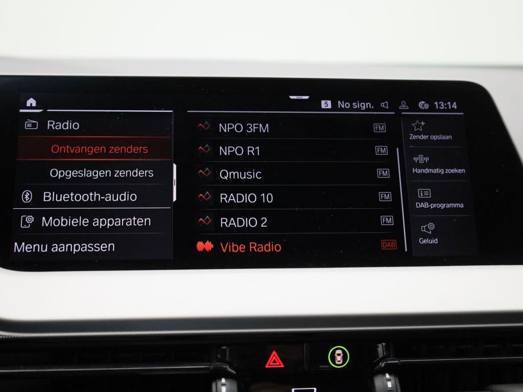 BMW 1 Serie 118i business edition | automaat | apple carplay / android auto