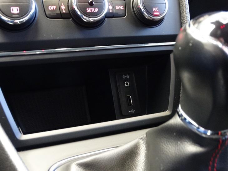 Seat Leon 1.4 ecotsi 150pk connected