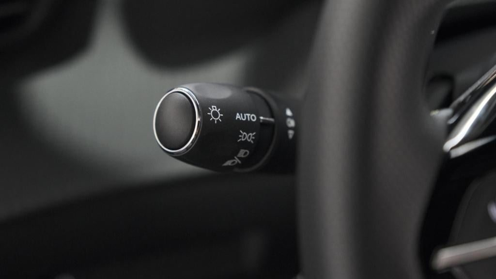 Peugeot 2008 puretech 130 eat8 gt | trekhaak | 360 camera | adaptieve cruis