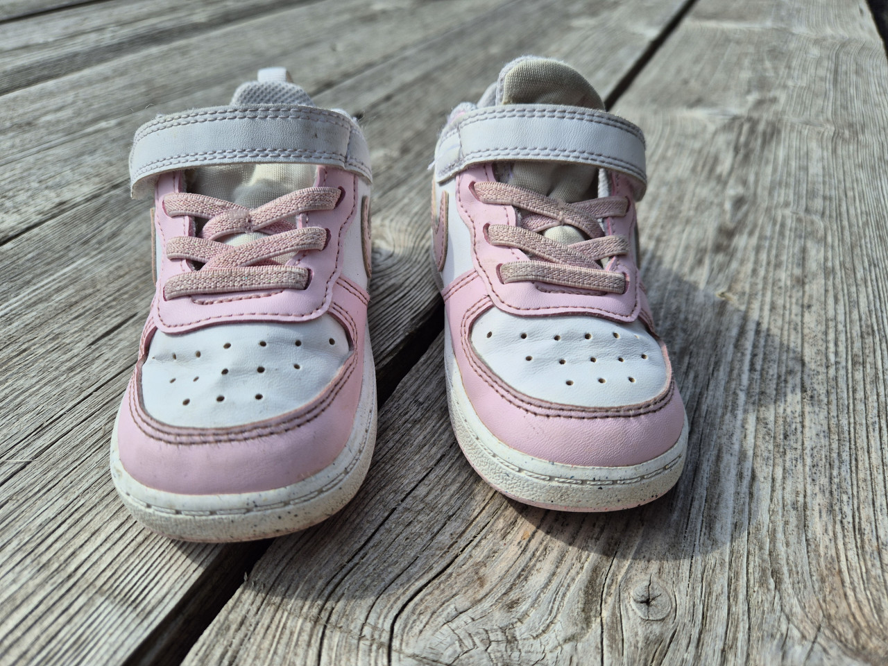 Wit/roze sneakers Nike, maat 23,5