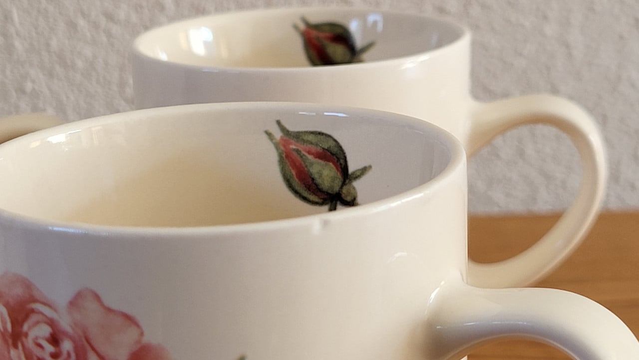 Set van 4 koffie mokjes h 8 cm Jet servies A Rose is a Rose