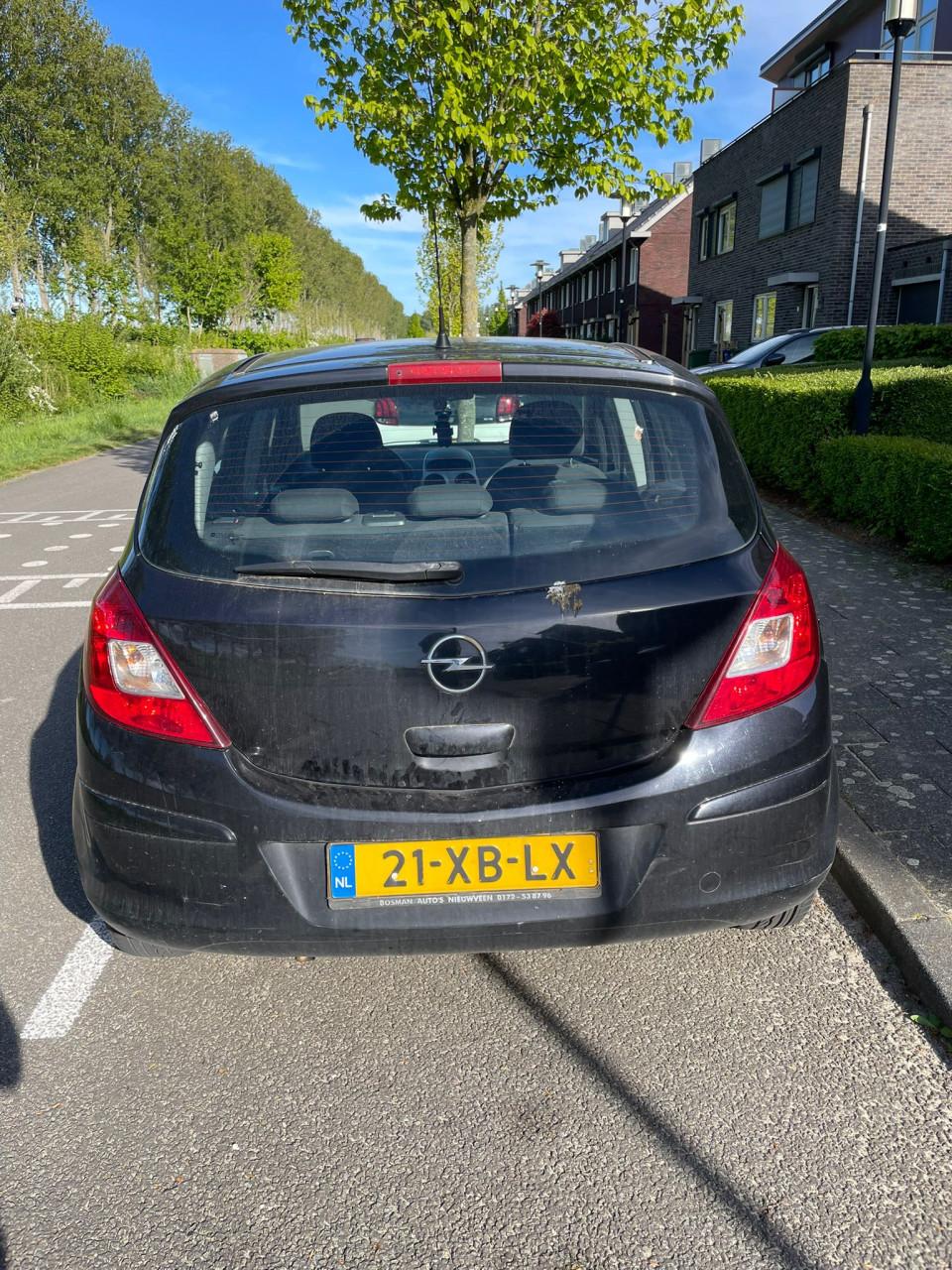 Opel Corsa zwart