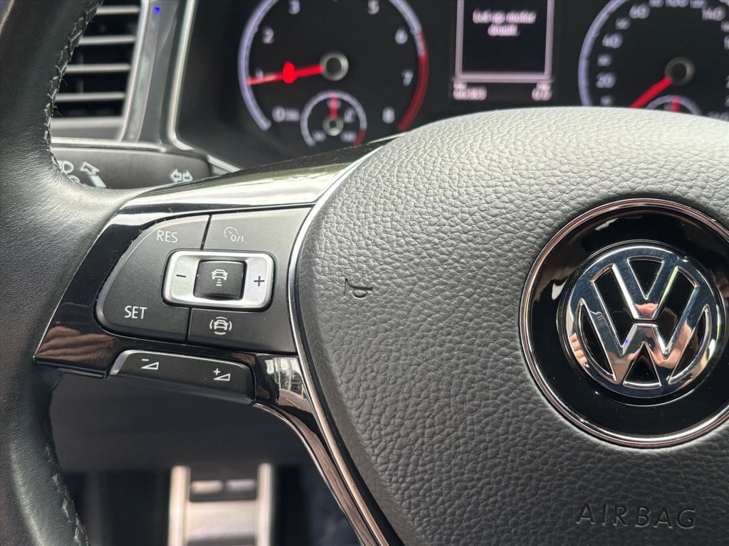 Volkswagen T-roc 1.5 tsi 150pk t-roc sport| dode hoek|trekhaak afn|stuur-st