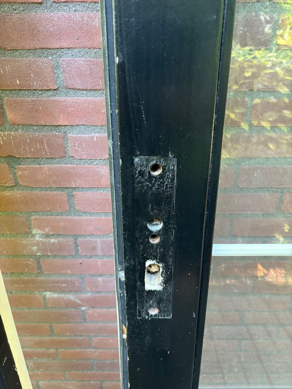 Hardhouten tuindeuren als nieuw met dubbelglas