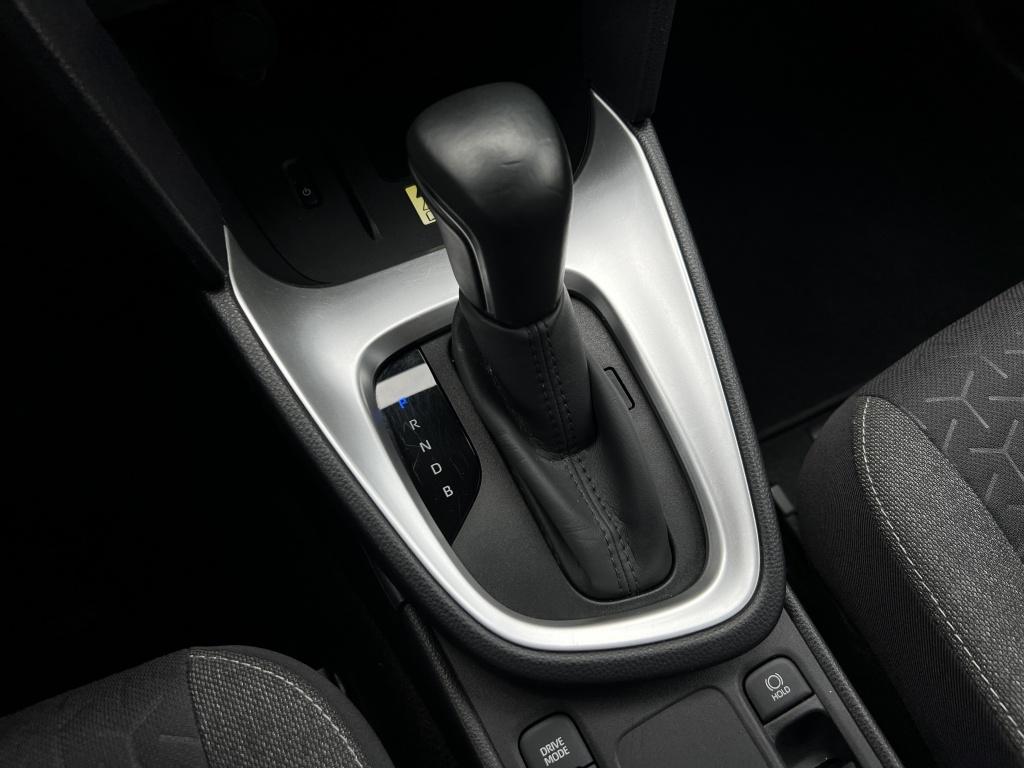 Toyota Yaris Cross 1.5 hybrid dynamic | all-seasonbanden | comfort pack