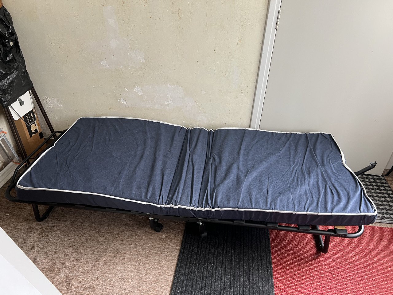 Inklapbaar logeerbed
