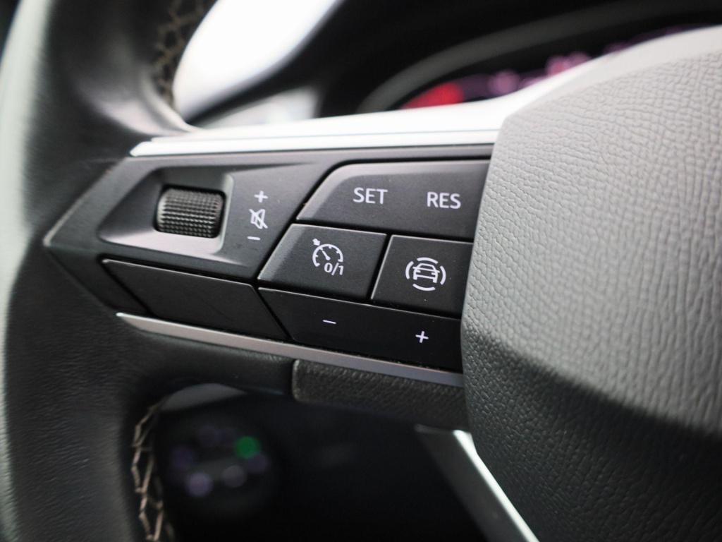 Seat Ateca 1.5 tsi style business intense | navigatie | apple carplay / and