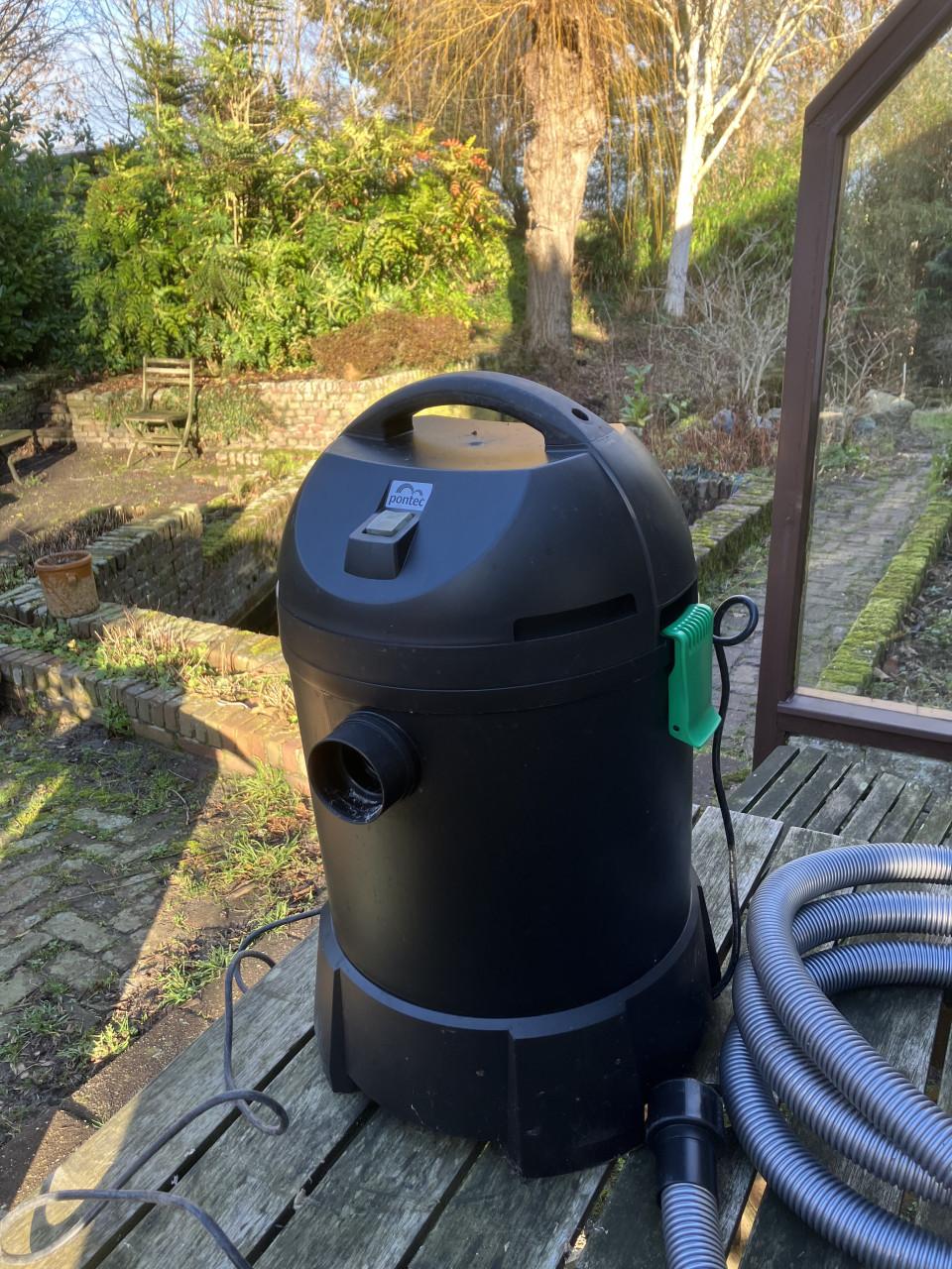 Vijver (of zwembad ) stofzuiger