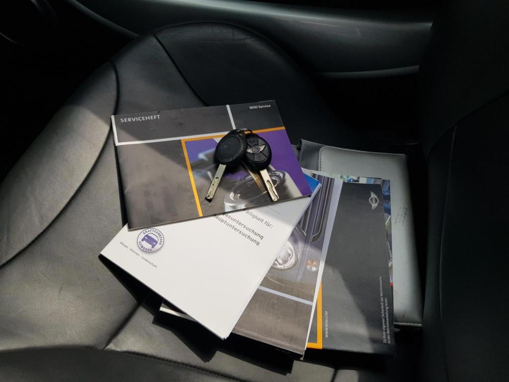 Mini Cooper Cabrio mini 1.6 chili leer.