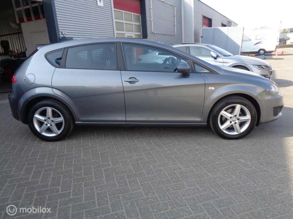 Seat Leon 1.2 tsi ecomotive copa/airco/lm velgen/trekhaak/nieuwe ketting!