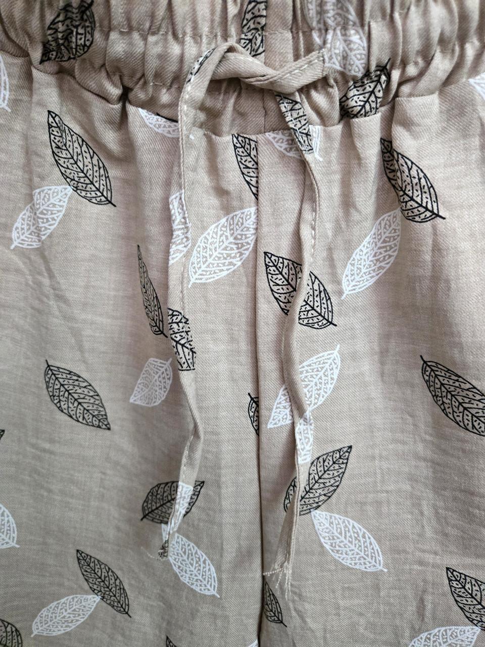 Broek met wijde pijpen, maat M/L