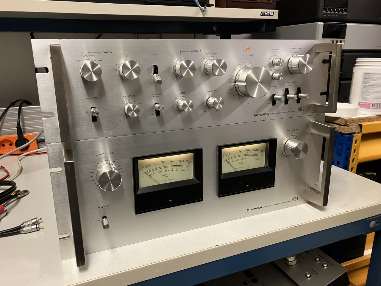 Audioapparaten reparatie en service door professioneel monteur met garantie
