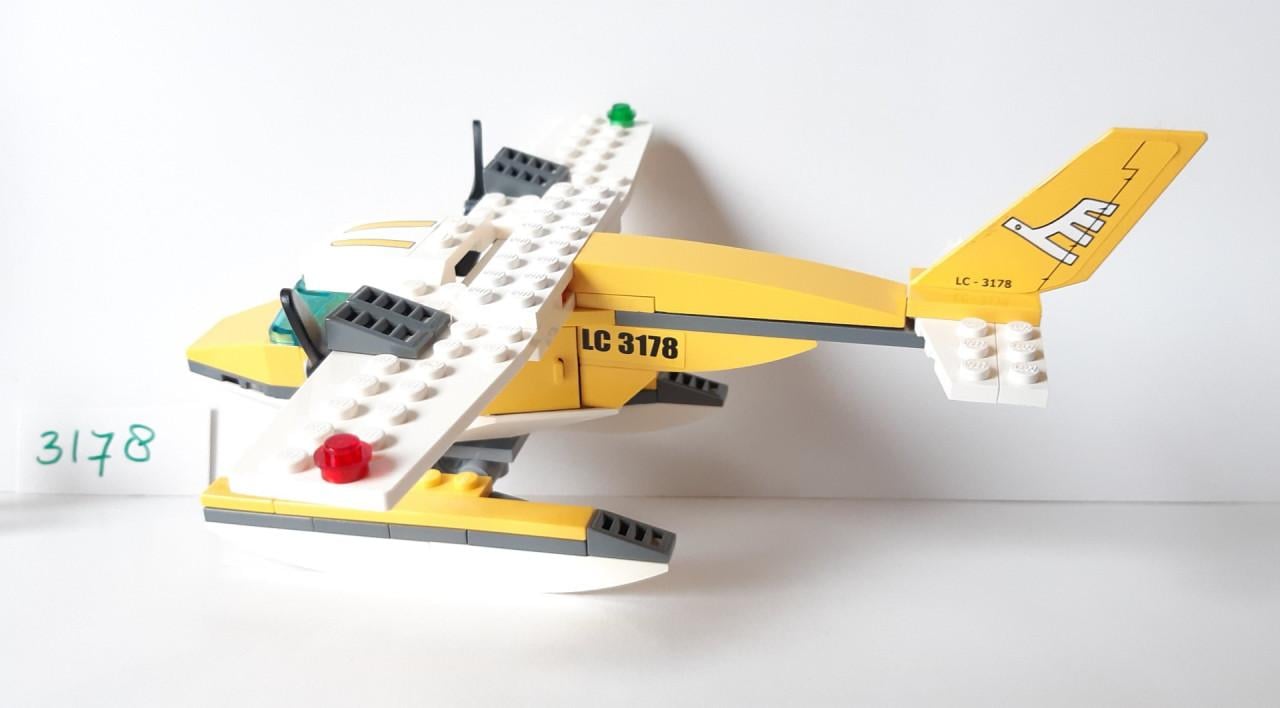 Lego City 3178: watervliegtuig met minifiguur.