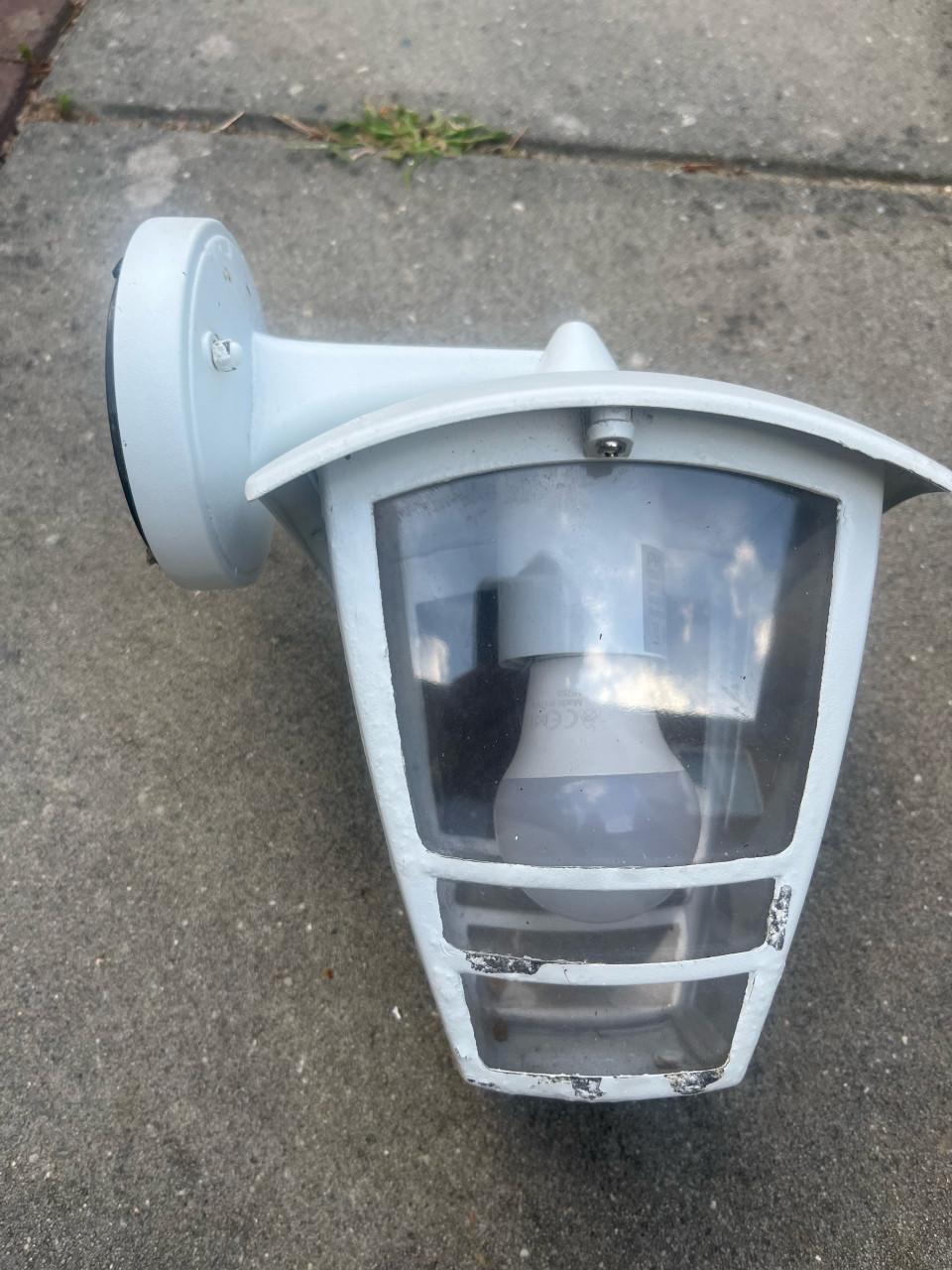 Witte buitenlamp van Philips