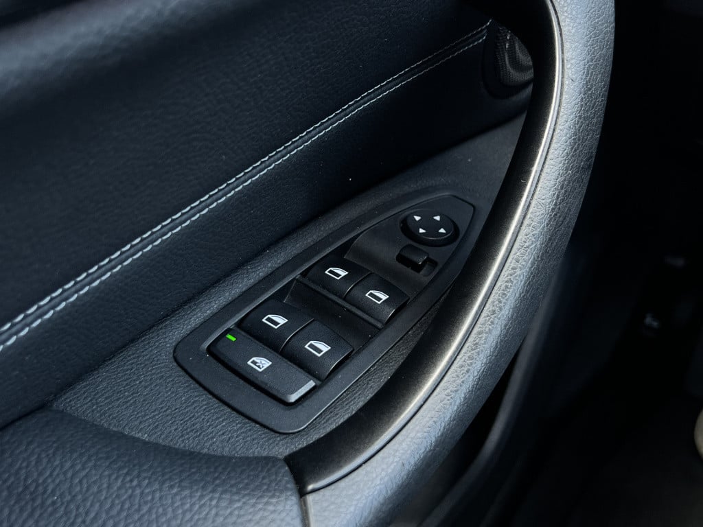 BMW X1 sdrive18i centennial high executive
