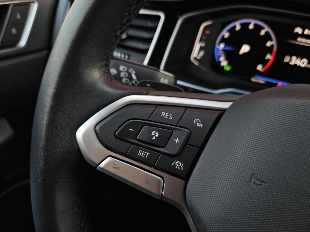 Volkswagen Taigo 1.0 tsi r-line | carplay | camera | rijklaar inclusief 1 j