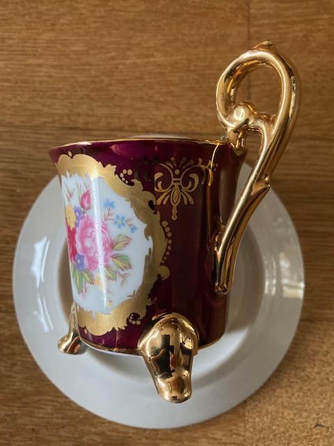 Porseleinen kop en schotel