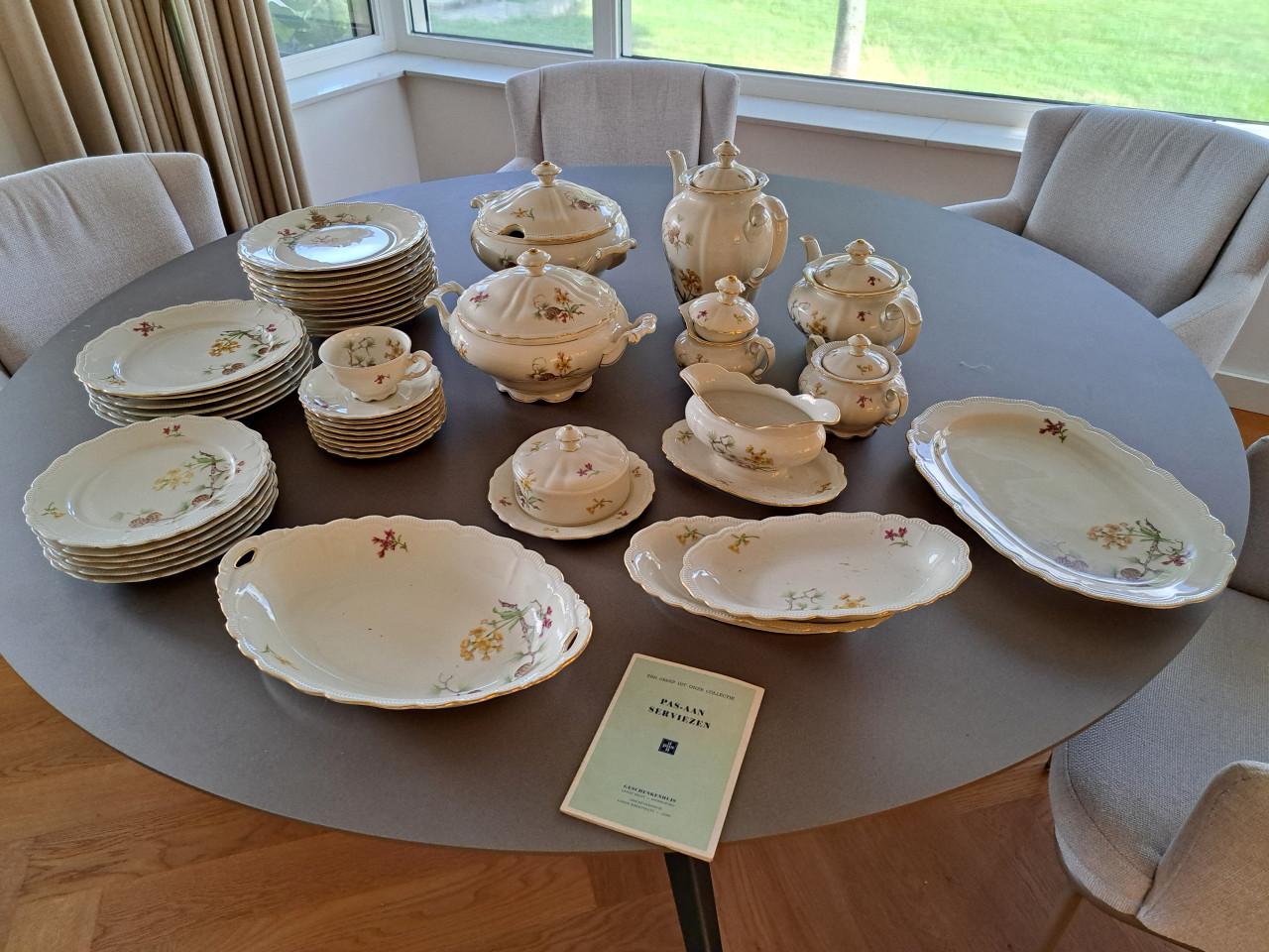 Vintage Pas-Aan servies 'Josephine' incl. origineel boekje