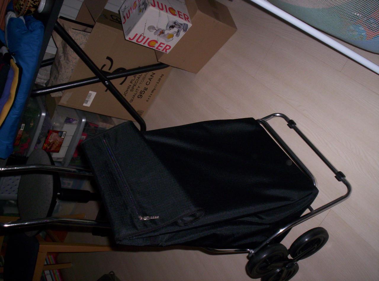 Zwarte boodschappen trolly   15 euro