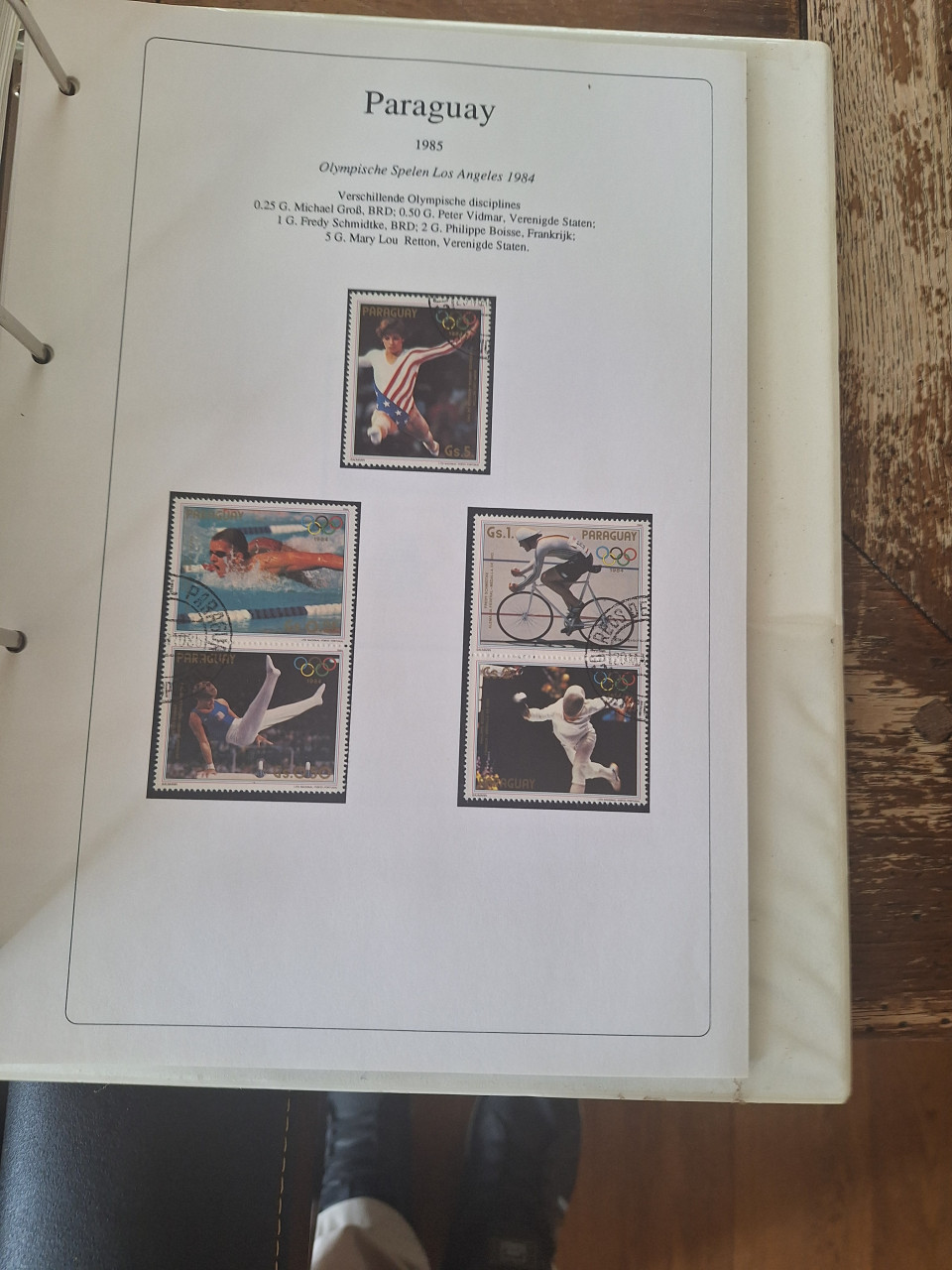 UNIEK INFORMATIE + POSTZEGEL BOEK OVER DE OLYMPISCHE SPELEN TOT 1996