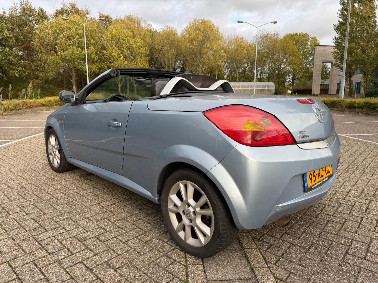 Opel Tigra TwinTop 1.4 | Apk| Nap | Airco | Cabrio | Lage KM