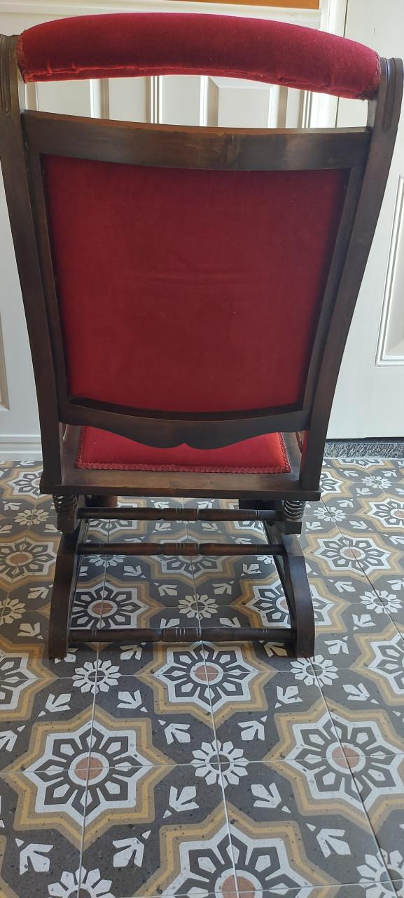 Antieke schommelstoel