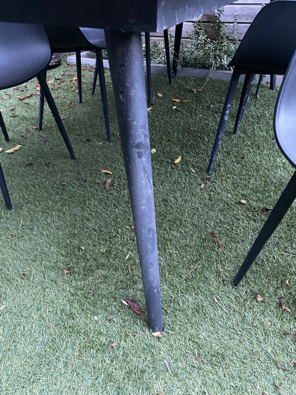Tuinset, tafel 2,20 m en 6 kuipstoelen zwart