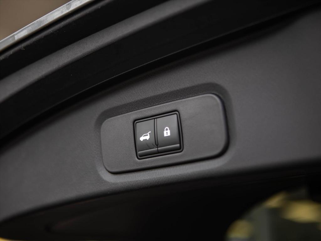 Nissan Qashqai mild-hybrid 160pk automaat tekna plus | bose | pano | memory