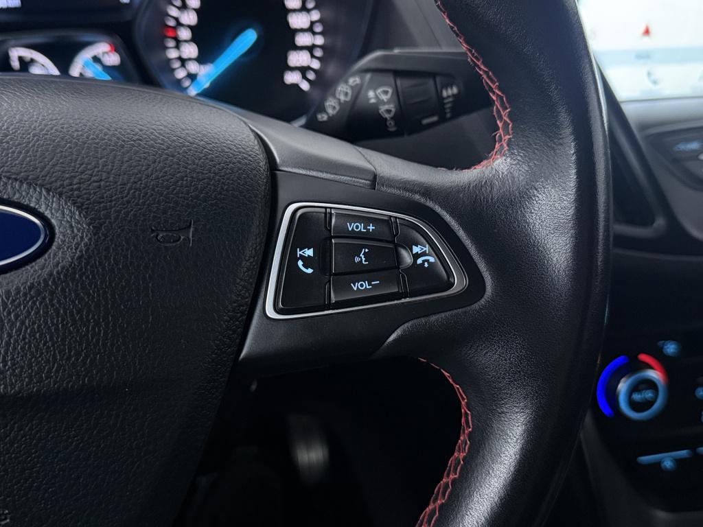 Ford Kuga 1.5 ecoboost st line | trekhaak | 1800kg trekgewicht | navigatie 