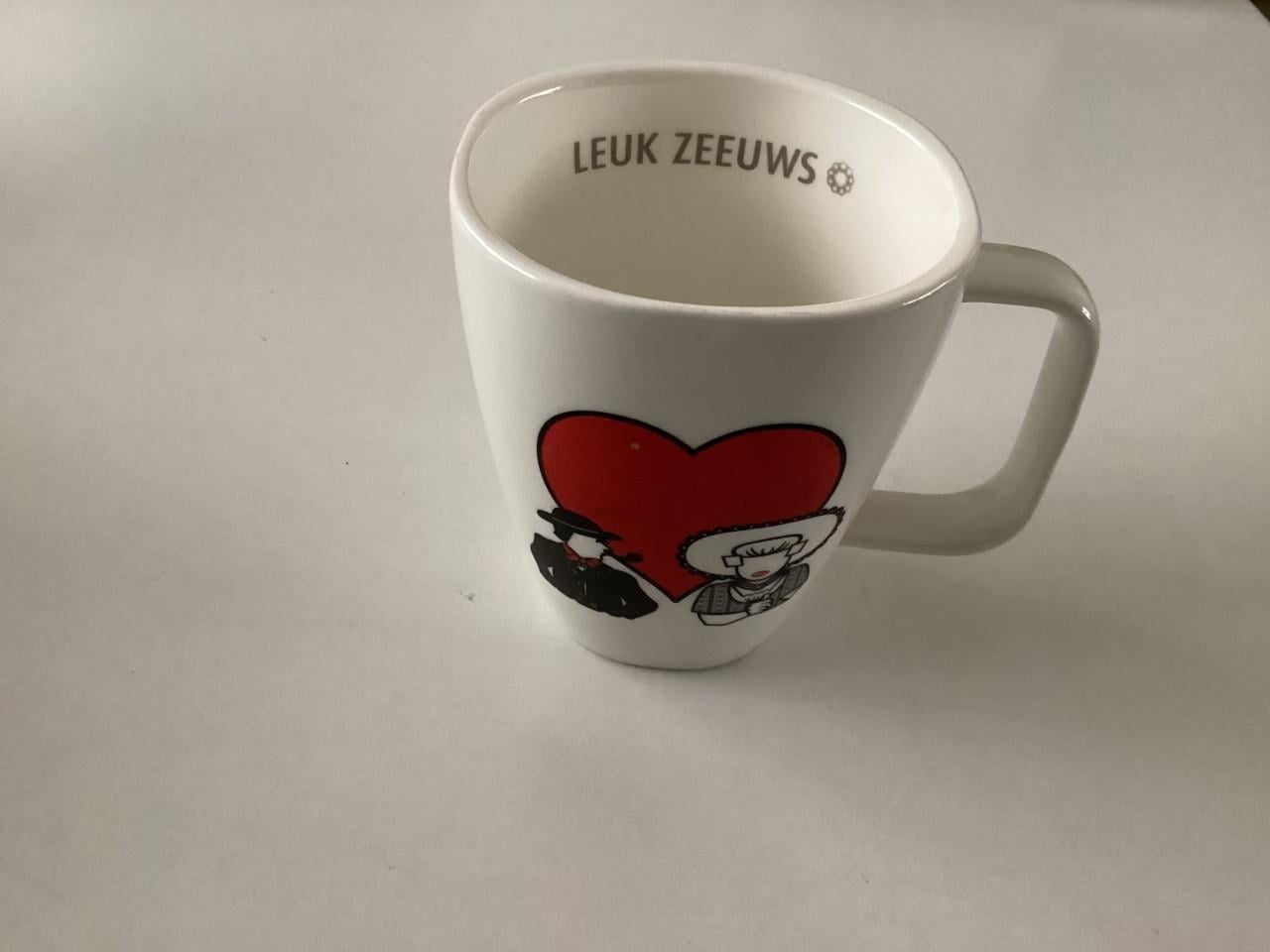 Verschillende kop en schotels en bekers.