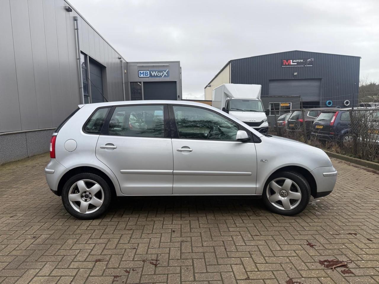 Volkswagen Polo 1.4-16V Highline 142.410km