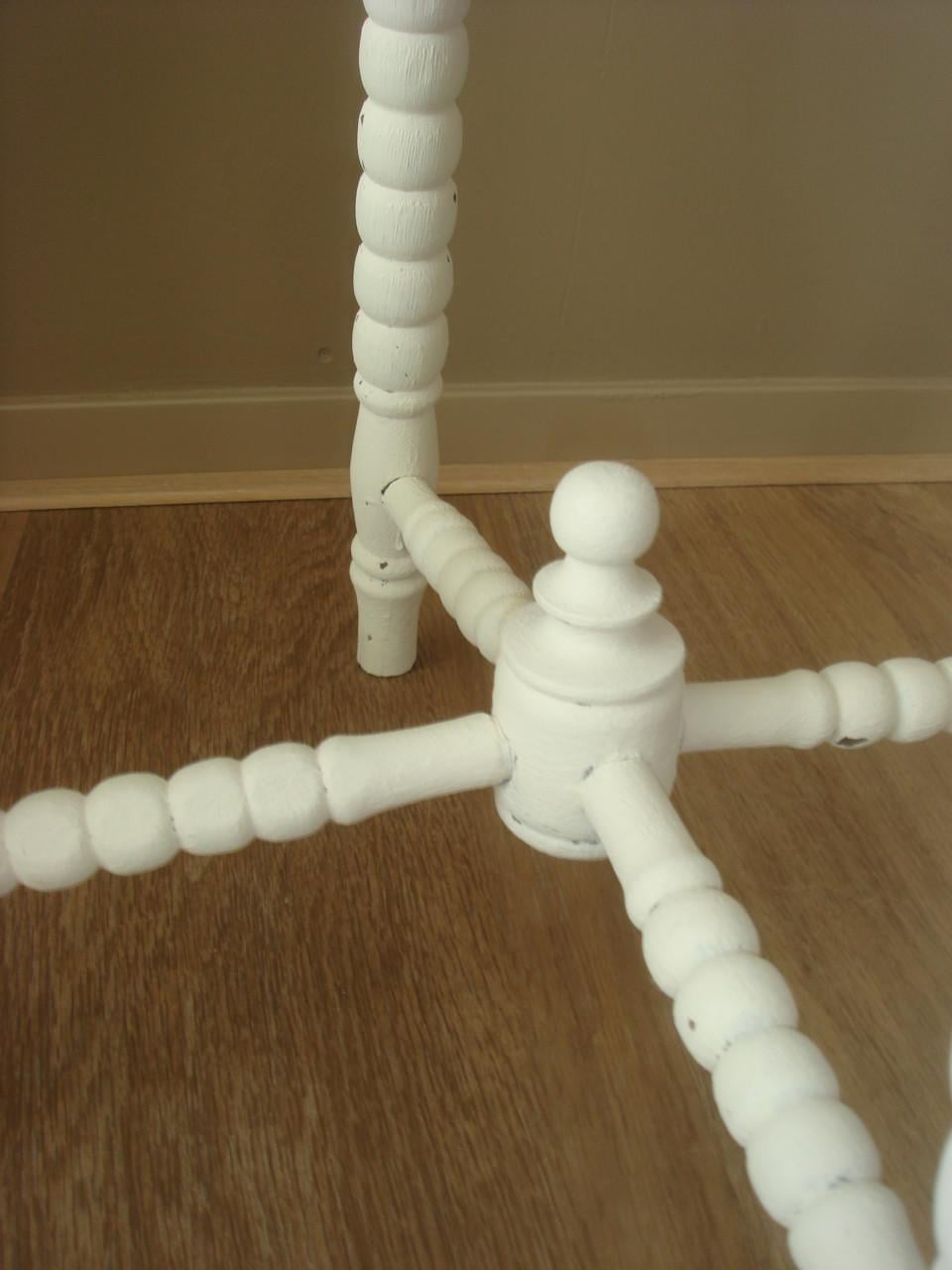 Te koop Brocant houten bijzet tafeltje